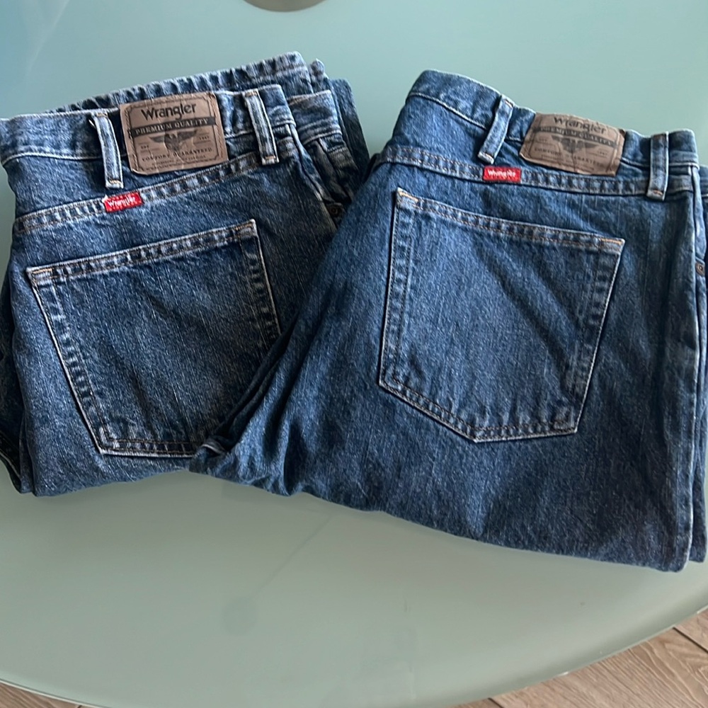 2 pair Men’s Wrangler jeans red tag 38”x31.5” excellent condition